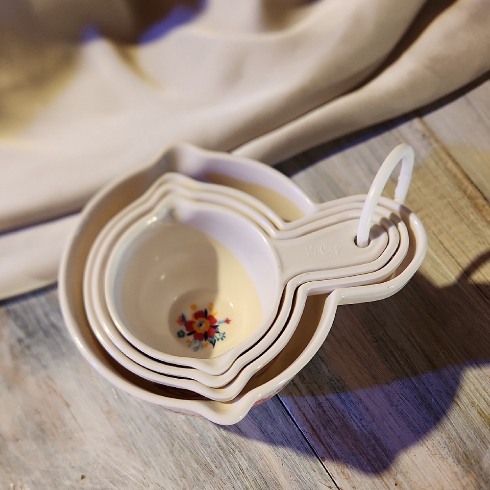 Floral Cream Measuring Cups Set